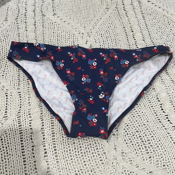 Juicy couture floral ruffle underwire bikini top and bottom - Picture 9 of 9